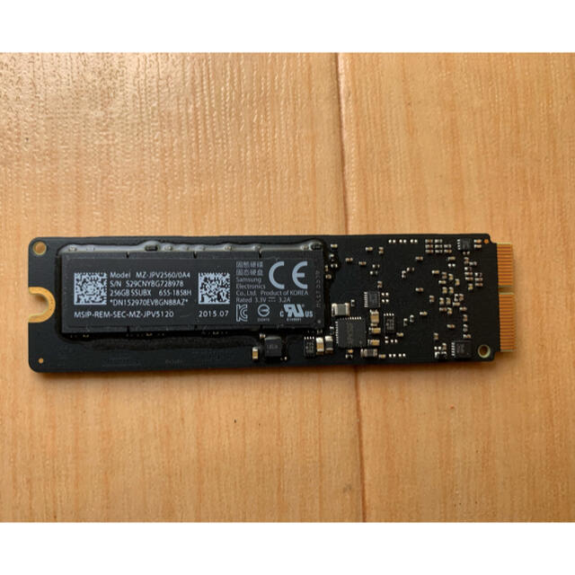 SAMSUNG(サムスン)のApple MacBook 純正品 サムスン SSD 128GB スマホ/家電/カメラのPC/タブレット(PCパーツ)の商品写真