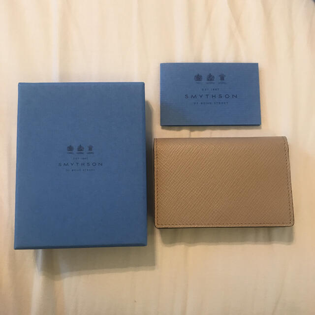 Smythson(スマイソン)の新品　スマイソン　カードケース　ベージュ レディースのファッション小物(名刺入れ/定期入れ)の商品写真