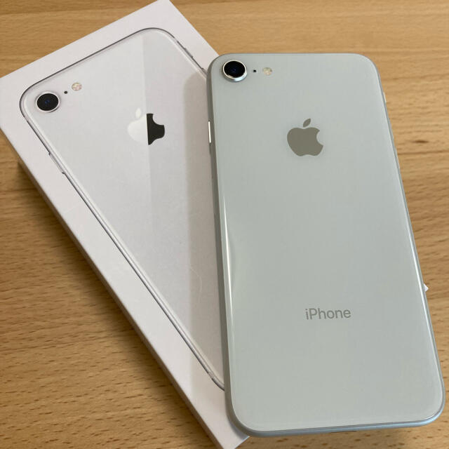 美品】iPhone8 シルバー 64GB 箱・付属品完備 SIMロック解除済 ...