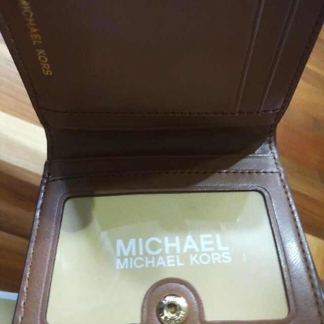 Michael Kors(マイケルコース)のマイケル・コースMICHAEL KORS IZZYIDビルフォールドスモール レディースのファッション小物(財布)の商品写真