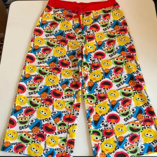 セサミストリート(SESAME STREET)のパンツ(ショートパンツ)