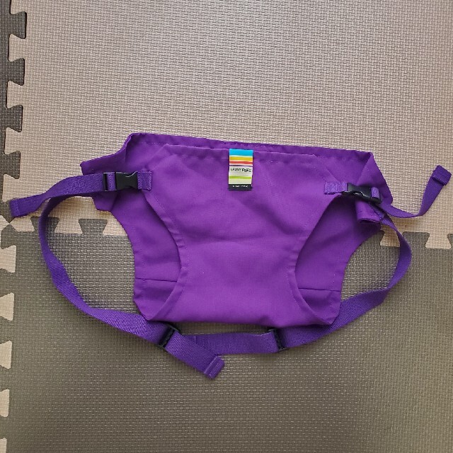キャリーフリー　チェアベルト紫色 キッズ/ベビー/マタニティの外出/移動用品(その他)の商品写真