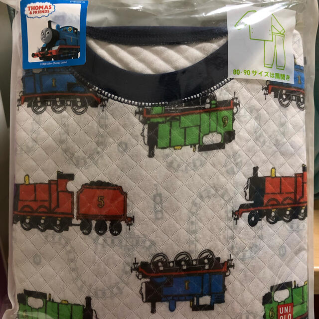 UNIQLO(ユニクロ)のトーマス キルトパジャマ 新品 キッズ/ベビー/マタニティのキッズ服男の子用(90cm~)(パジャマ)の商品写真