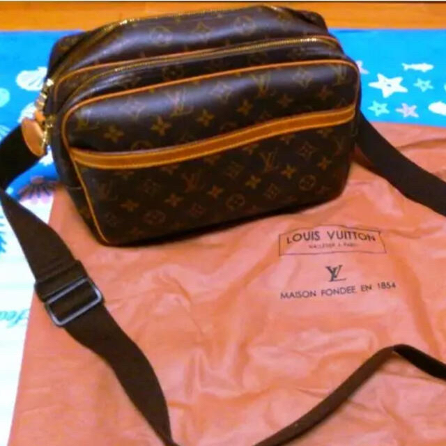 LOUIS VUITTON(ルイヴィトン)のルイ・ヴィトン　LV　モノグラムライン　ショルダー斜め掛けバック レディースのバッグ(ショルダーバッグ)の商品写真