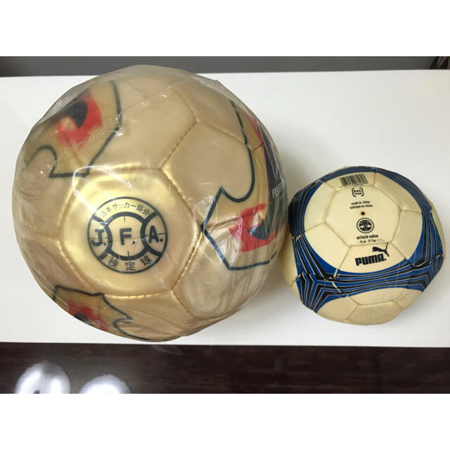 ⚽️サッカーボール5号5個まとめて⚽️バルサ、マンチェスター他 スポーツ/アウトドアのサッカー/フットサル(ボール)の商品写真