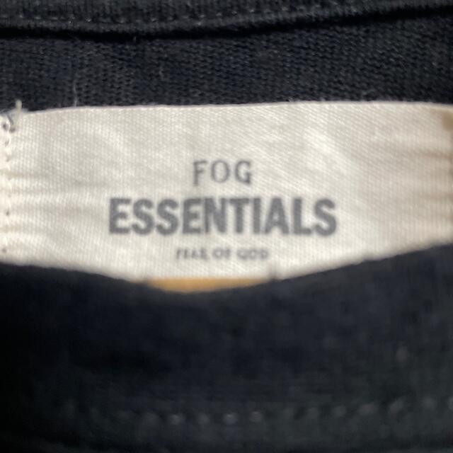 ESSENTIAL DESIGNS(エッセンシャルデザイン)のFOG ESSENTIALS Fear of God Tシャツ　Sサイズ メンズのトップス(Tシャツ/カットソー(半袖/袖なし))の商品写真