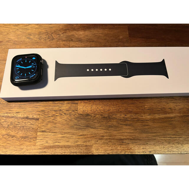 Apple Watch(アップルウォッチ)のApple Watch SE GPSモデル　スペースグレイ　44mm バンド新品 メンズの時計(腕時計(デジタル))の商品写真