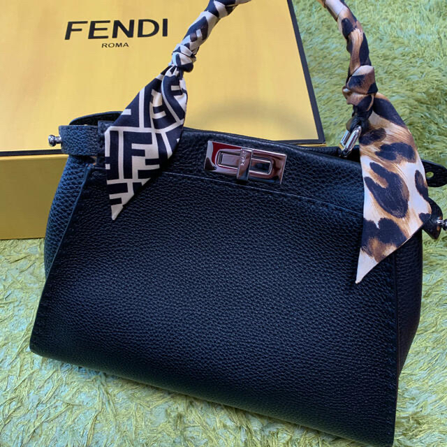 FENDI(フェンディ)の値下げしますー！フェンディ　ピーカブー　セレリア　黒 レディースのバッグ(ハンドバッグ)の商品写真