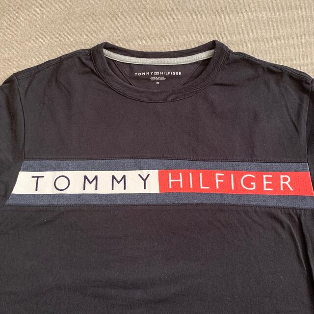 TOMMY HILFIGER(トミーヒルフィガー)のTOMMY HILFIGER 長袖Tシャツ　黒 メンズのトップス(Tシャツ/カットソー(七分/長袖))の商品写真