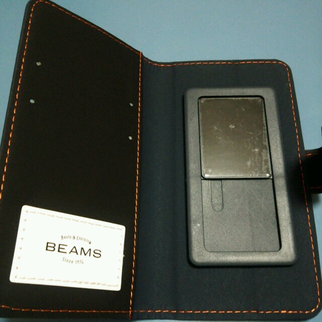 BEAMS(ビームス)のチョコチョコ樣専用  スタンド型スマホカバー スマホ/家電/カメラのスマホアクセサリー(モバイルケース/カバー)の商品写真