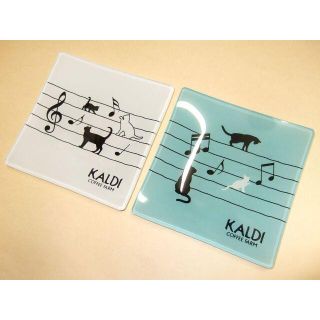 カルディ(KALDI)のKALDI ガラスのお皿(2枚組)&ミトン セット(猫の日グッズ)(食器)