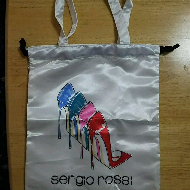 Sergio Rossi(セルジオロッシ)のセルジオ ロッシ　シューズケースにもなる　サテントートバッグ
 レディースのバッグ(トートバッグ)の商品写真