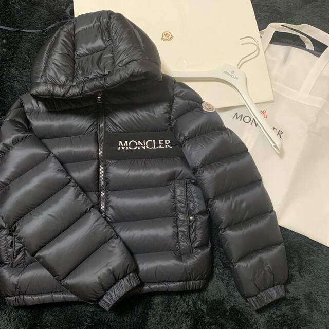 早い者勝ち　値下げ最終　MONCLER モンクレール　AITON