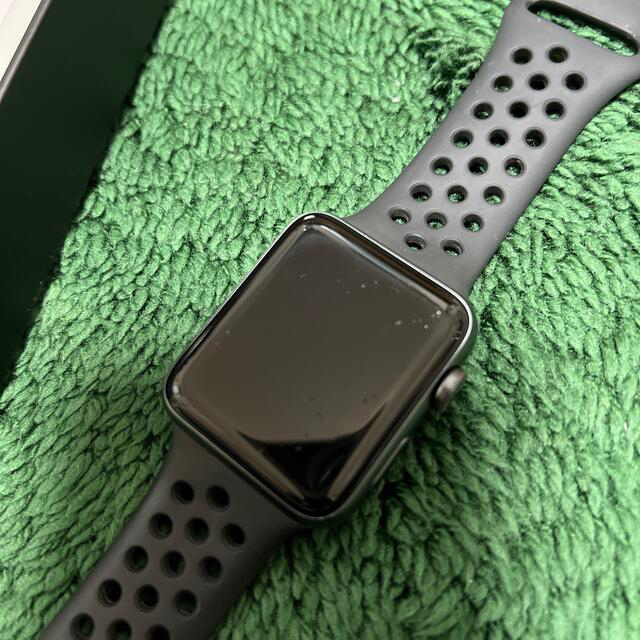 Apple Watch SERIES 3 42mm（画面に細かい傷あり）