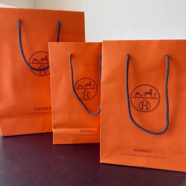 Hermes(エルメス)のエルメス　ショップ袋　紙袋　３枚セット レディースのバッグ(ショップ袋)の商品写真