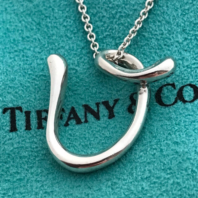 Tiffanyイニシャルv ロング チェーンネックレスレディース