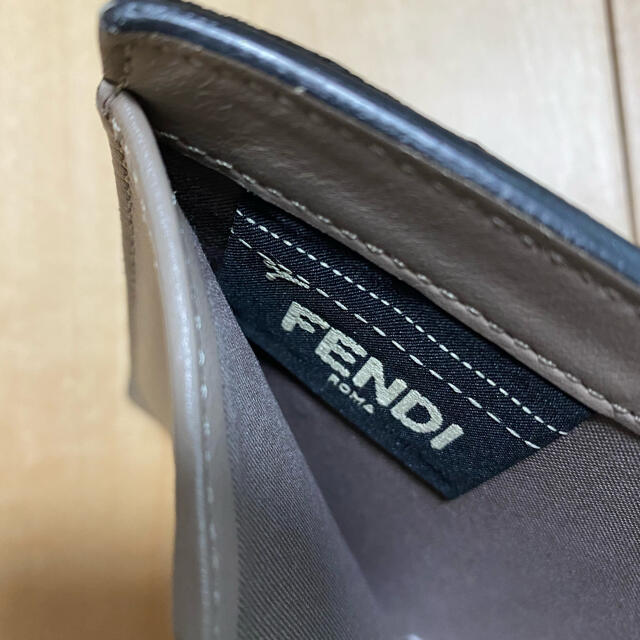 FENDI(フェンディ)のFENDI 二つ折り財布　黒 レディースのファッション小物(財布)の商品写真