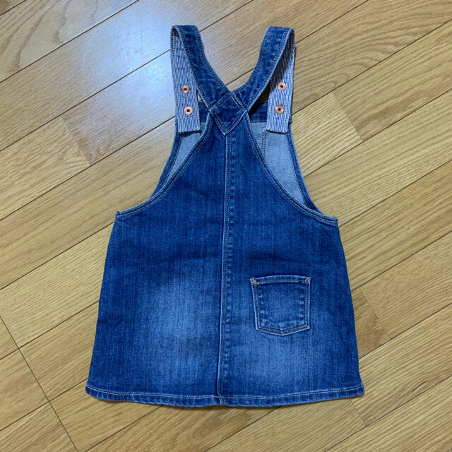 H&M(エイチアンドエム)のデニムサロペット キッズ/ベビー/マタニティのキッズ服女の子用(90cm~)(ワンピース)の商品写真