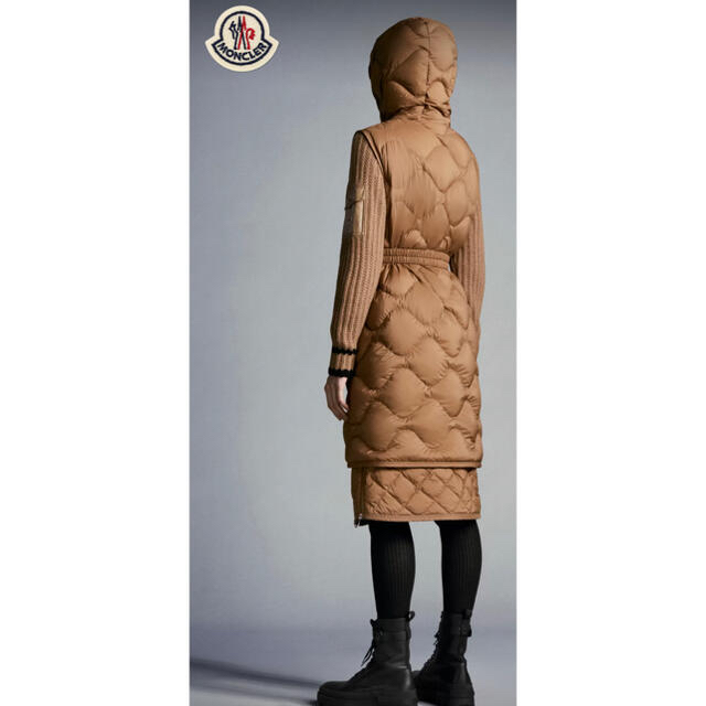 MONCLER(モンクレール)のモンクレール　ジレ Liveche レディースのジャケット/アウター(ダウンジャケット)の商品写真