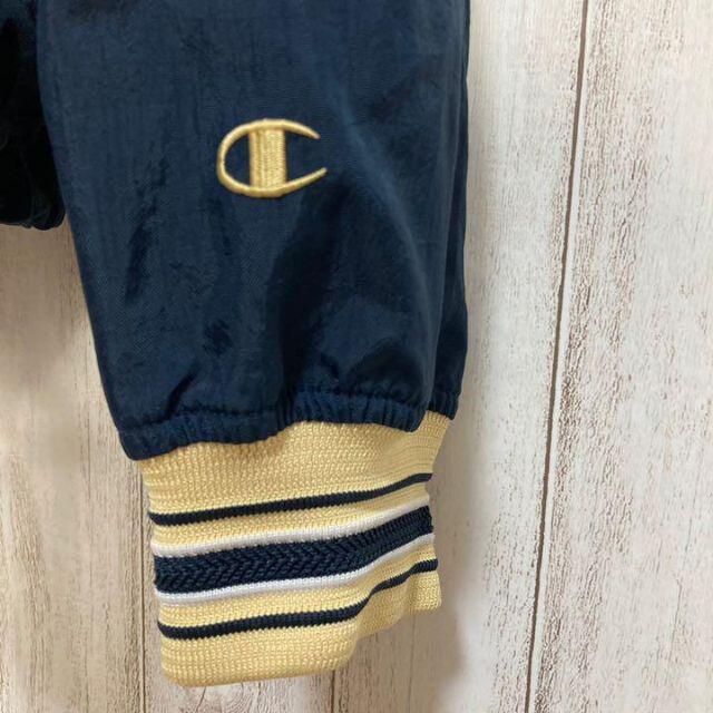 Champion(チャンピオン)の【刺繍カレッジロゴ】 チャンピオン ビンテージ 入手困難 ゆるダボ ジャケット メンズのジャケット/アウター(ナイロンジャケット)の商品写真