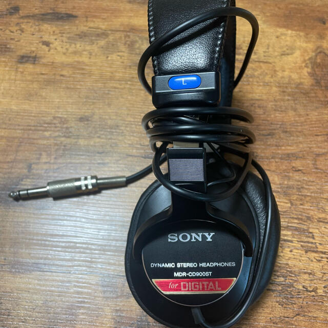 SONY(ソニー)のヘッドホン SONY MDR-CD900ST スマホ/家電/カメラのオーディオ機器(ヘッドフォン/イヤフォン)の商品写真