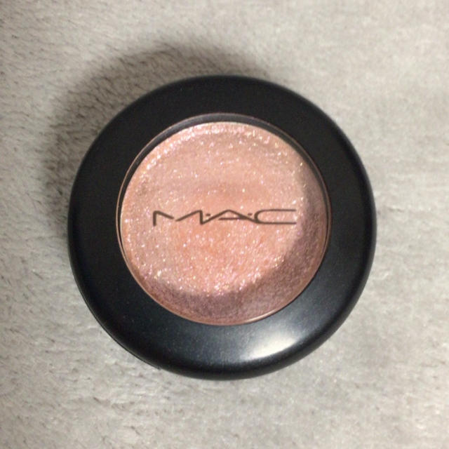 MAC(マック)のMAC◆ダズルアイシャドウ◆ラストダンス(ピーチベージュ)◆ほぼ新品です◆ コスメ/美容のベースメイク/化粧品(アイシャドウ)の商品写真