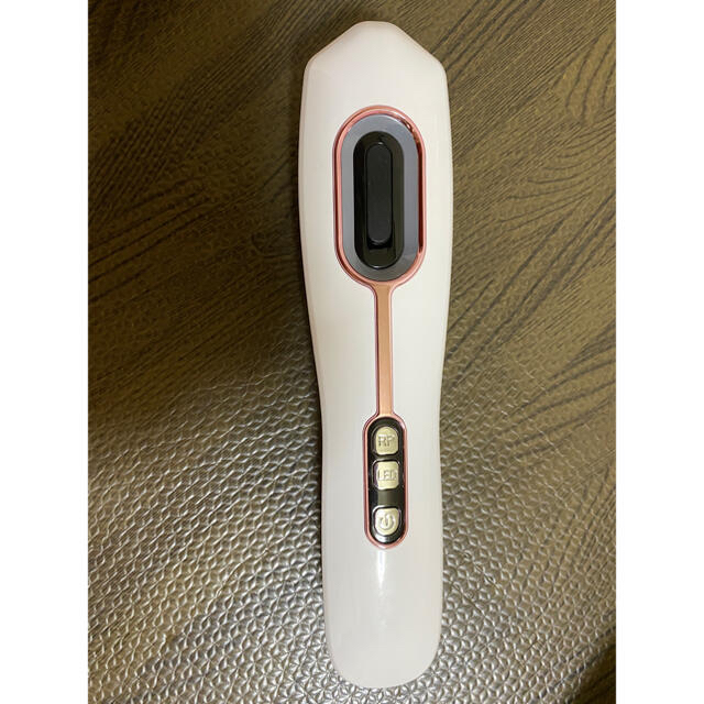 あっか様専用　LOABI  RF ヘアブラシ スマホ/家電/カメラの美容/健康(フェイスケア/美顔器)の商品写真