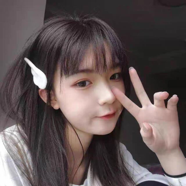 送料無料】 ヘアクリップ 天使の羽 翼 ロリータ 韓国 サイドクリップ かわいい 病かわb ヘアクリップ 天使の羽 翼 ロリータ 韓国 サイドクリップ かわいい 病かわ