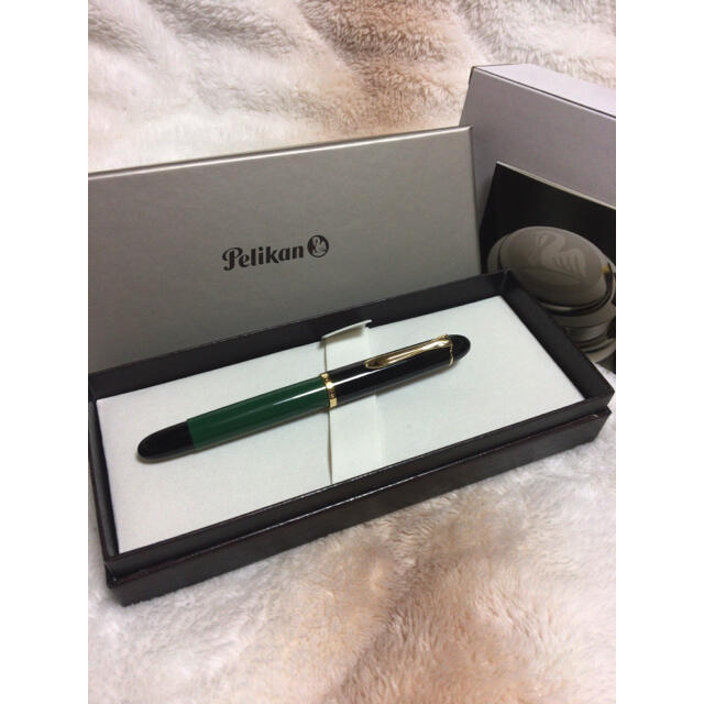 Pelikan(ペリカン)の☆新品 未使用 ペリカン 特別生産品 万年筆 M120 グリーンブラック F☆ インテリア/住まい/日用品の文房具(ペン/マーカー)の商品写真