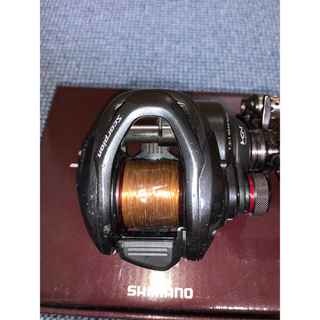 SHIMANO(シマノ)のシマノ ベイトリール スコーピオン 70HG  (CBF85-ブラック) スポーツ/アウトドアのフィッシング(リール)の商品写真