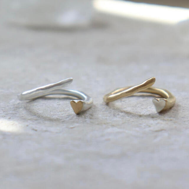 SNIDEL(スナイデル)のemiru×NWITH.コラボ mini heart ring ゴールド レディースのアクセサリー(リング(指輪))の商品写真