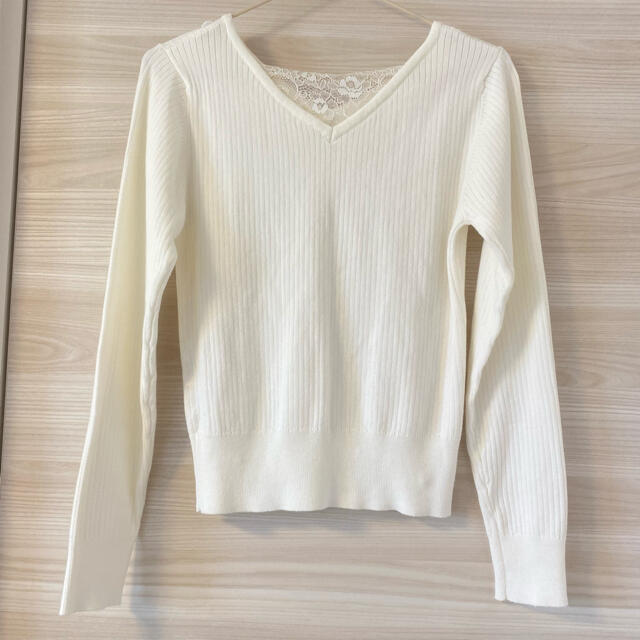 tocco(トッコ)のtocco closet【beala ビアーラ】フラワーモチーフ リブニット レディースのトップス(ニット/セーター)の商品写真