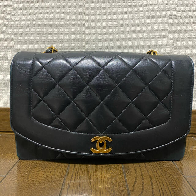 CHANEL(シャネル)のシャネル　チェーンショルダー レディースのバッグ(ショルダーバッグ)の商品写真