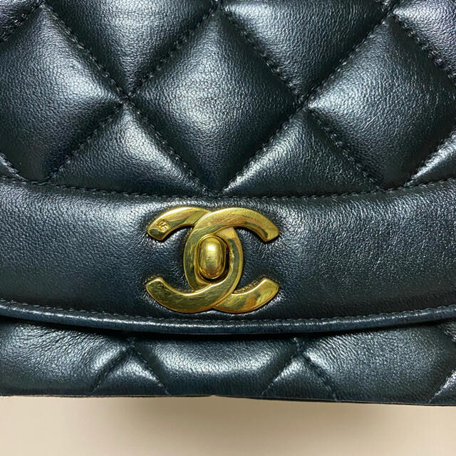 CHANEL(シャネル)のシャネル　チェーンショルダー レディースのバッグ(ショルダーバッグ)の商品写真