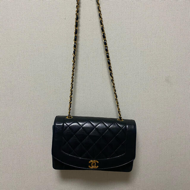 CHANEL(シャネル)のシャネル　チェーンショルダー レディースのバッグ(ショルダーバッグ)の商品写真