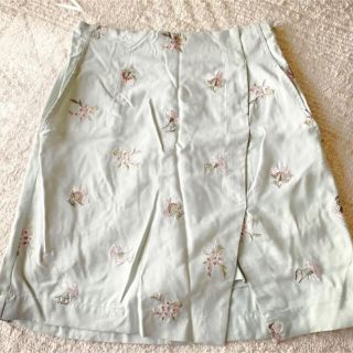 デイシー(deicy)の【未着用】deicy 花柄刺繍入りスカートパンツ　スカパン(キュロット)