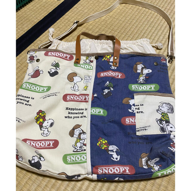 OLD BETTY'S(オールドベティーズ)のオールドベティーズ　SNOOPY かばん レディースのバッグ(ショルダーバッグ)の商品写真