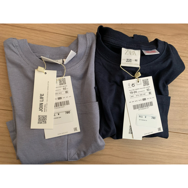 ZARA KIDS(ザラキッズ)のZARAベビー ポケットプレーンベーシックT2枚セット キッズ/ベビー/マタニティのキッズ服男の子用(90cm~)(Tシャツ/カットソー)の商品写真