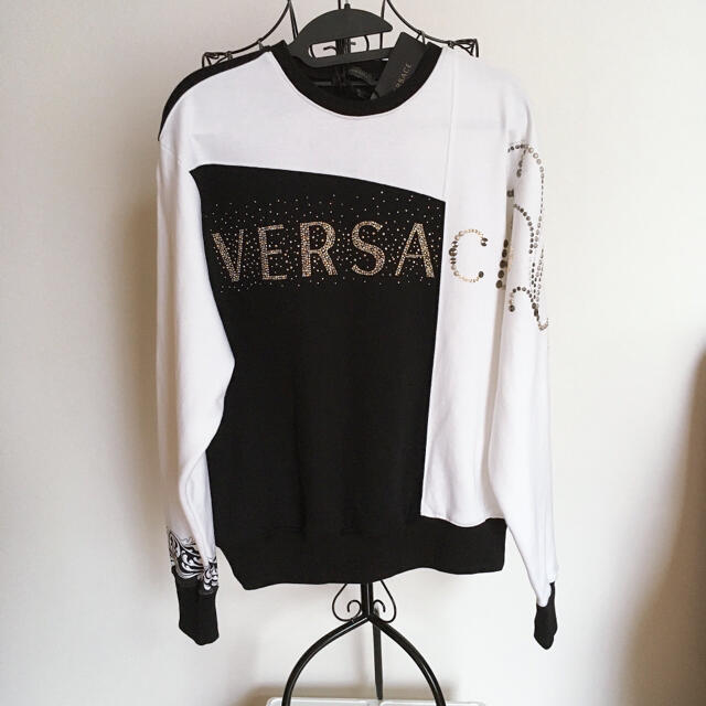 VERSACE スタッズ付きトレーナー | www.fivefiftyny.com