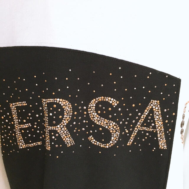 VERSACE スタッズ付きトレーナー | wellsprings.uk.net
