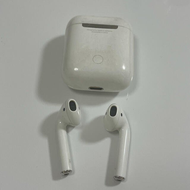 Apple(アップル)のApple AirPods スマホ/家電/カメラのオーディオ機器(ヘッドフォン/イヤフォン)の商品写真