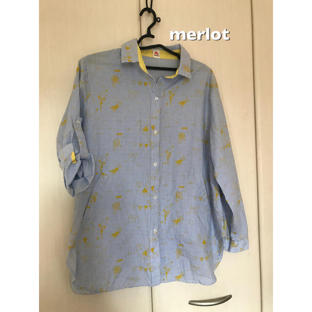 merlot(メルロー)のmerlot シャツ レディースのトップス(シャツ/ブラウス(長袖/七分))の商品写真