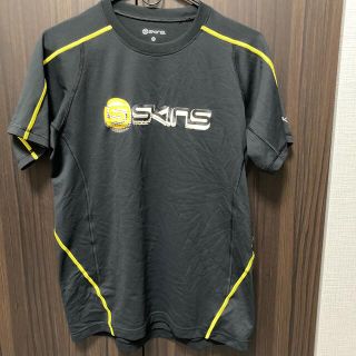 スキンズ(SKINS)のskins トレーニングTシャツ(トレーニング用品)