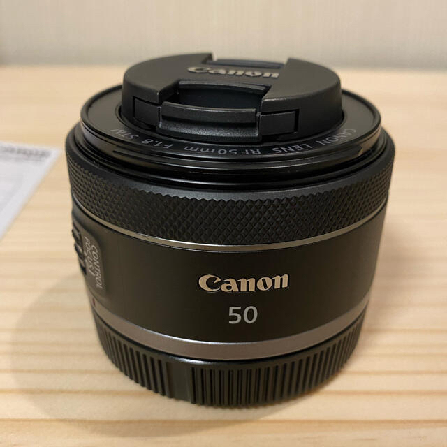 Canon(キヤノン)のCanon RF50mm F1.8 STM スマホ/家電/カメラのカメラ(レンズ(単焦点))の商品写真