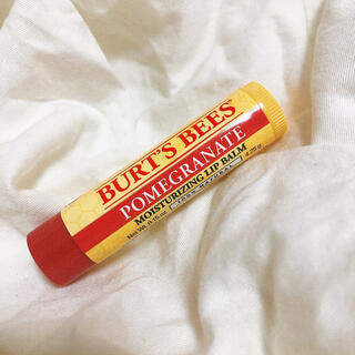 バーツビーズ(BURT'S BEES)の【新品】BURT’S BEES Lip Balm バーツビーズ　リップ　ざくろ(リップケア/リップクリーム)