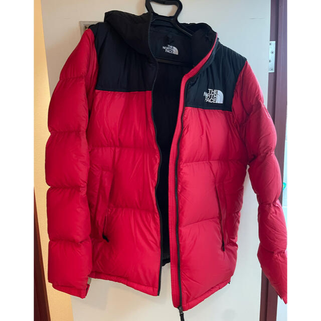 THE NORTH FACE(ザノースフェイス)の　Friler様専用ヌプシフーディ　ダウンジャケット　XXL 赤黒　レッド　系　 メンズのジャケット/アウター(ダウンジャケット)の商品写真