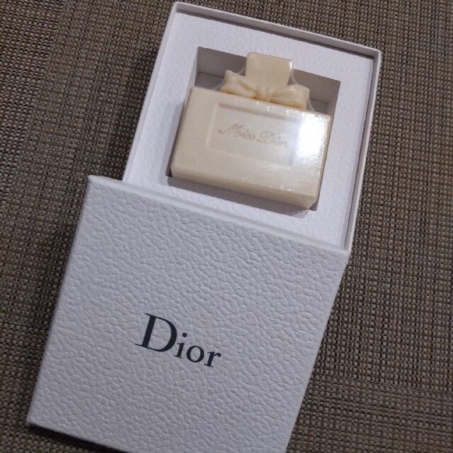 Dior(ディオール)のディオール 石鹸 ソープ 石けん コスメ/美容のボディケア(ボディソープ/石鹸)の商品写真