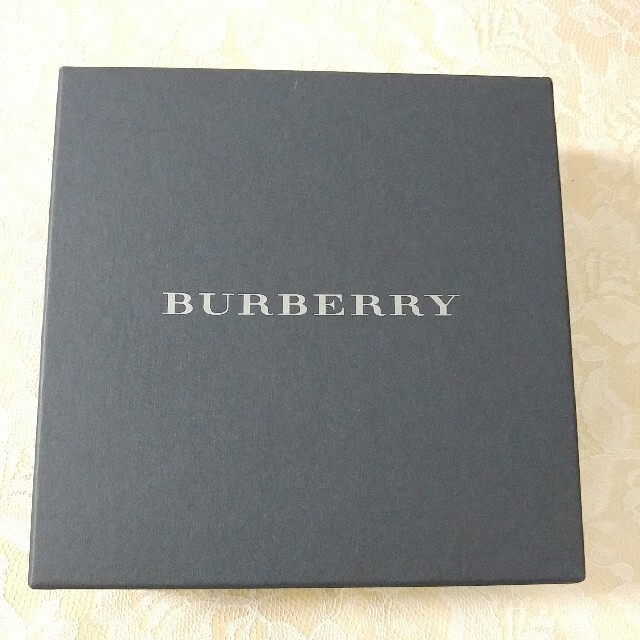 BURBERRY(バーバリー)のBURBERRYバーバリー空箱 レディースのバッグ(ショップ袋)の商品写真