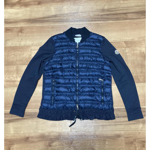 MONCLER(モンクレール)のモンクレール　カーディガン　ダウン　スウェット　ネイビー　Lサイズ レディースのトップス(カーディガン)の商品写真