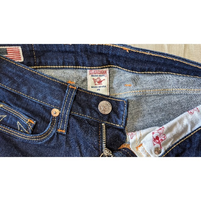 True Religion(トゥルーレリジョン)のトゥルーレリジョン　TRUE RELIGION　ストレートジーンズ レディースのパンツ(デニム/ジーンズ)の商品写真